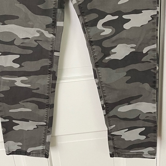 Democracy "Ab" Technology Gray Camo Pants Size 12 Support Comfort Stretch - Picture 3 of 10